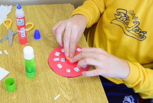 Colégio São José - Matemática e diversão: alunos de 4º ano produzem jogo da  tabuada
